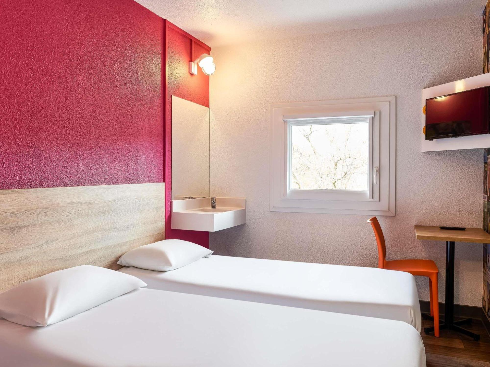 Hotelf1 Chilly Mazarin Les Champarts Chilly-Mazarin Exterior foto